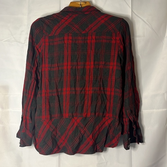 Cabi Women’s 1/4 button Flannel, Size L, Excellent Condition!! Cute!! - Picture 6 of 6